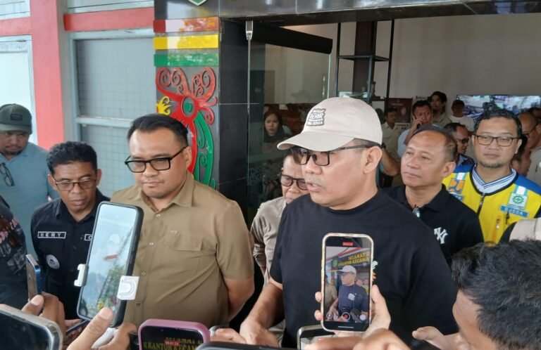 Polemik Sodetan Loa Janan, Andi Harun dan Bupati Kukar Sepakati Pemasangan Pintu Air
Telah dibaca : 630 Kali.